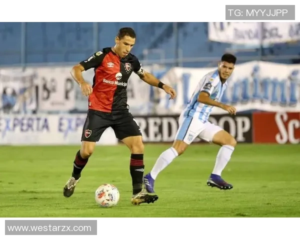 拉努斯与老男孩的激烈对决揭示足球魅力与战术智慧的完美结合